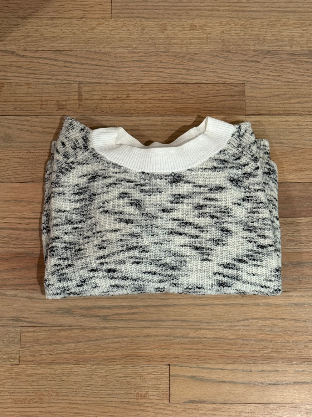NWOT Club Monaco Wool Blend Flowy Sweater, Size Large
